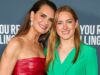 Filha de Brooke Shields ligou para avisar sobre menção a história de amor