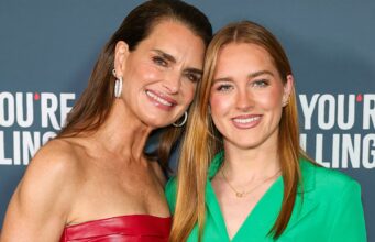 Filha de Brooke Shields ligou para avisar sobre menção a história de amor