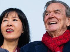 Gerhard Schröder e Soyeon Schröder-Kim: Foto do novo casal no dia do casamento