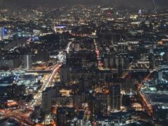 Guerra na Ucrânia: a Rússia abateu mais de 550 drones ucranianos durante a noite de sábado para domingo, matando pelo menos quatro na região de Moscou