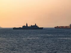 Guerra no Oriente Médio: navio-tanque atingido por “projéteis desconhecidos” na costa dos Emirados Árabes Unidos