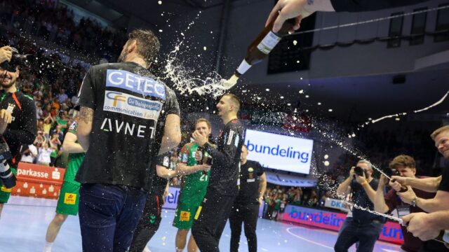 Handebol-Chuva-de-cerveja-e-alegria-Magdeburg-comemora-o-titulo.jpg
