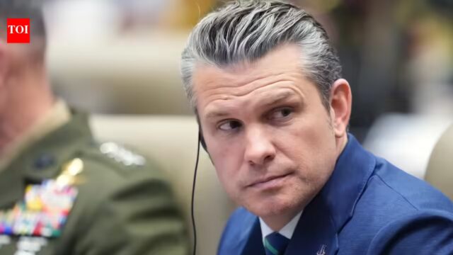 Hughes-empurrou-o-orcamento-de-defesa-de-Trump-para-15.jpg