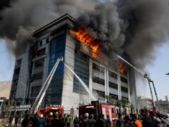 Incêndio em shopping center iraniano mata 8 pessoas e muitas queimaduras
