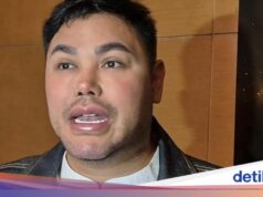 Ivan Gunawan investiga o local de construção de 99 mesquitas de Sabang a Merauke