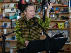 Laurie Anderson: Concerto Tiny Desk