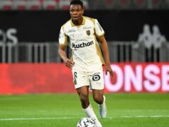 Ligue 1: Lensois Mamadou Sangaré ganha o prêmio Marc-Vivien Foé