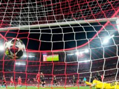 Lutando pela Premier League: Harry Kane não salva o FC Bayern, mas salva chances na Bundesliga