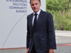 Macron apelou a uma “reabertura concreta” do Estreito de Ormuz e considerou “essencial” que o cessar-fogo no Líbano seja “respeitado”.