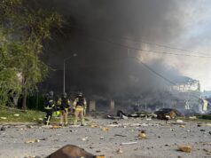 Mais de 20 pessoas foram mortas em ataques aéreos russos na Ucrânia poucas horas antes de um cessar-fogo unilateral anunciado por Kiev.