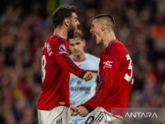 Manchester United é terceiro depois de vencer o Brentford por 2-1