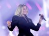 Marcando o microfone: Somente após essa cerimônia Helene Fischer subiu ao palco