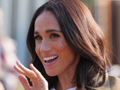 Meghan dá insights interessantes – com galinhas e crianças ao fundo