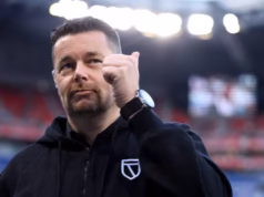 Mercado. Arne Slott foi substituído pelo Liverpool e depois por Pierre Sage, mas Andoni Airala preferiu