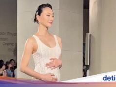 Modelo coreana mostra barriguinha de bebê na passarela da Chanel, agência confirma sua gravidez