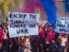 Motins de gatos e FEMEN invadem o Pavilhão Russo na Bienal de Veneza