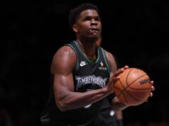 NBA. A estrela do Minnesota, Anthony Edwards, já está de volta de lesão para enfrentar Victor Vembanyama e os Spurs.