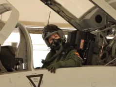 Não só a coroa, mas também o acampamento – Princesa Leonor voa no avião