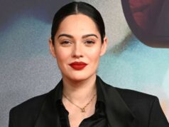 Neelam Farooq critica aborto e produção