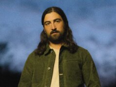 Noah Kahan alcança o primeiro lugar nas paradas de álbuns com ‘The Great Divide’