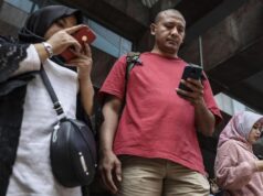 Novas regulamentações da União Europeia exigem que telefones celulares usem baterias removíveis em 2027