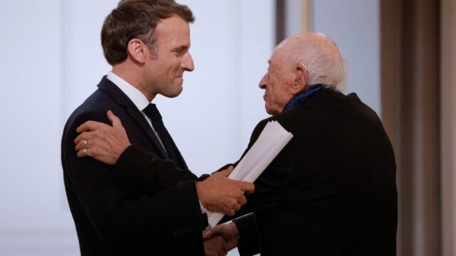 O-humanitarismo-nao-e-feito-por-ninguem-Emmanuel-Macron-presta.jpg