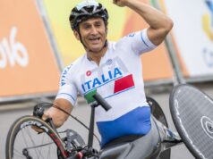 O italiano Alessandro Zanardi, ex-piloto de F1 que se tornou uma figura icônica do esporte paraolímpico, morreu aos 59 anos.