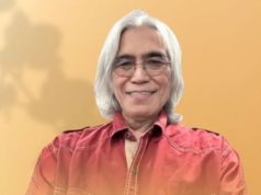 O músico indonésio Suka James F. Sundah faleceu