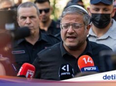 O significado do barbante pendurado no bolo de aniversário do ministro israelense