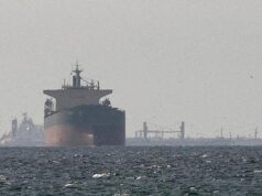 Os Estados Unidos alertaram que enfrentarão sanções contra companhias marítimas iranianas no Estreito de Ormuz.