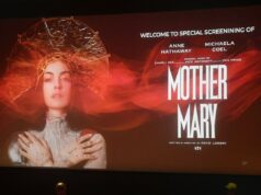 Os fãs esperam que Anne Hathaway ainda atue, mesmo que ela seja legal quando canta