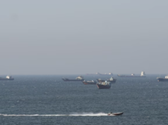 Outro tiroteio em Ormuz: canhoneiras iranianas abrem fogo contra navios