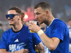 Para um novo contrato – os colegas do Schalke querem preencher Dzeko!