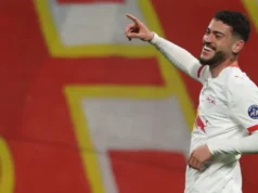 Passatempo surpreendente: estrela da Bundesliga transforma troféu da Copa do Mundo em Lego