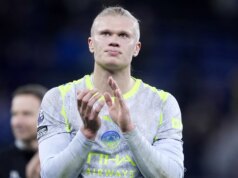 Premier League: agarrado ao Everton, Manchester City ajudou o Arsenal na corrida pelo título