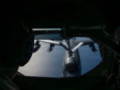 Qual foi o Stratotanker KC-135 dos EUA que perdeu o sinal durante a Operação Projeto Liberdade?
