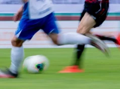 Regional Nordost: Locutor do estádio morre após desmaiar durante a partida