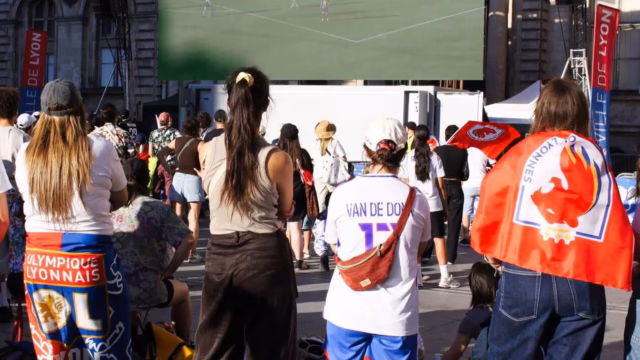 Relatorios-Liga-dos-Campeoes-Feminina-Em-Lyon-torcedores-se-unem.avif