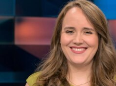 Ricarda Lang mostra a barriga enquanto joga