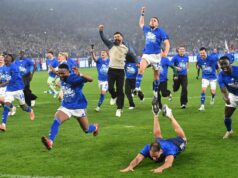 Shake rises: saltos de torcida do azul royal