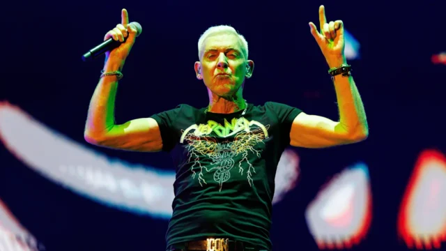 Show-gigante-em-Dresden-Scooter-Harbig-explode-no-estadio.webp