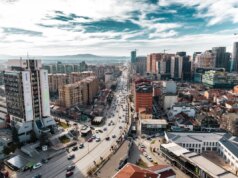 Significativamente menos desemprego juvenil no Kosovo graças à indústria das TI