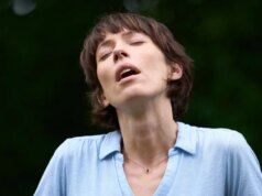 Starz definiu a data de estreia do drama de suspense ‘The Listeners’. Assista ao trailer