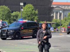 Susto de arma perto da Casa Branca: homem baleado por policiais no Monumento a Washington