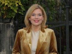 “Tão elegante”: Julia Klöckner acena aos fãs com um vestido rosa