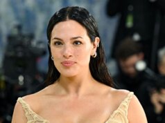 “Tapa na cara”: a modelo plus size Ashley Graham fala contra a tendência das injeções para perder peso e permanece fiel à sua postura positiva em relação ao corpo