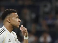“Temos que rescindir o contrato dele”: torcedores do Real Madrid furiosos quando Kylian Mbappe aparece com a atriz Ester Exposito na Itália ao anunciar lesão