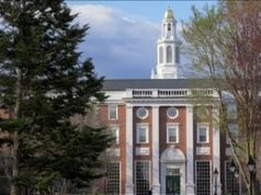 Tribunal dos EUA anula decisão de cortar bolsas de estudo para Universidade de Harvard