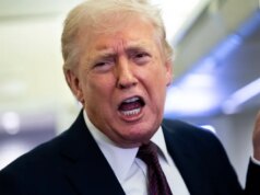 Trump acusa ‘artistas de terceira categoria’ de deixar os programas de DC e diz que poderia organizar um evento diferente, estrelado por alguém com um ‘público maior que o de Elvis’… ele mesmo