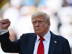 Trump está chateado porque o apoio dos cidadãos americanos diminuiu até que dois super petroleiros iranianos entrem na Indonésia.